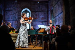 Hilary Hahn, Deutsche Kammerphilharmonie Bremen, Omer Meir Wellber Zoom: Hilary Hahn, Deutsche Kammerphilharmonie Bremen, Omer Meir Wellber