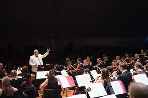 Best of Gstaad Menuhin Festival 2016 «Musique & Famille» Zoom: Best of Gstaad Menuhin Festival 2016 «Musique & Famille»