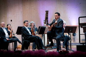 Juan Diego Flórez, Musikkollegium Winterthur, Christopher Franklin, Festival-Zelt Gstaad Zoom: Juan Diego Flórez, Musikkollegium Winterthur, Christopher Franklin, Festival-Zelt Gstaad
