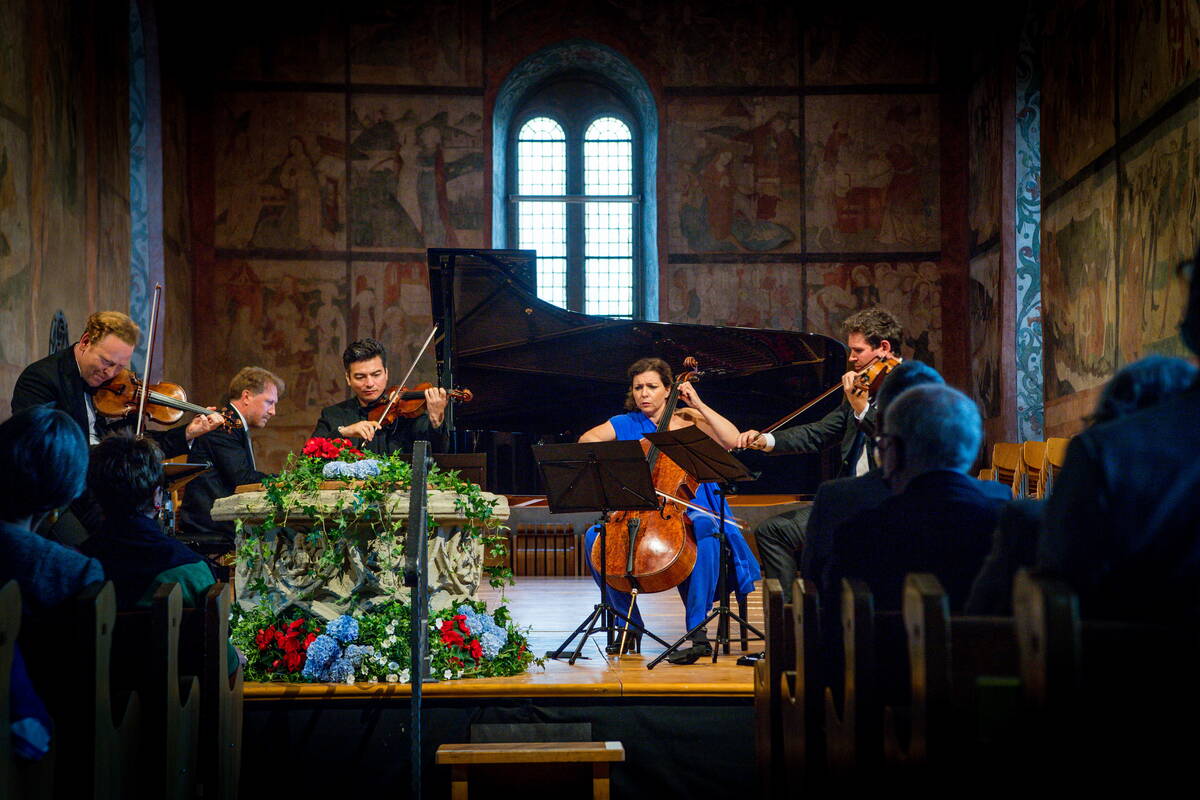 Daniel Hope, Ikki Opitz, Adrien La Marca, Josephine Knight, Simon Crawford-Phillips