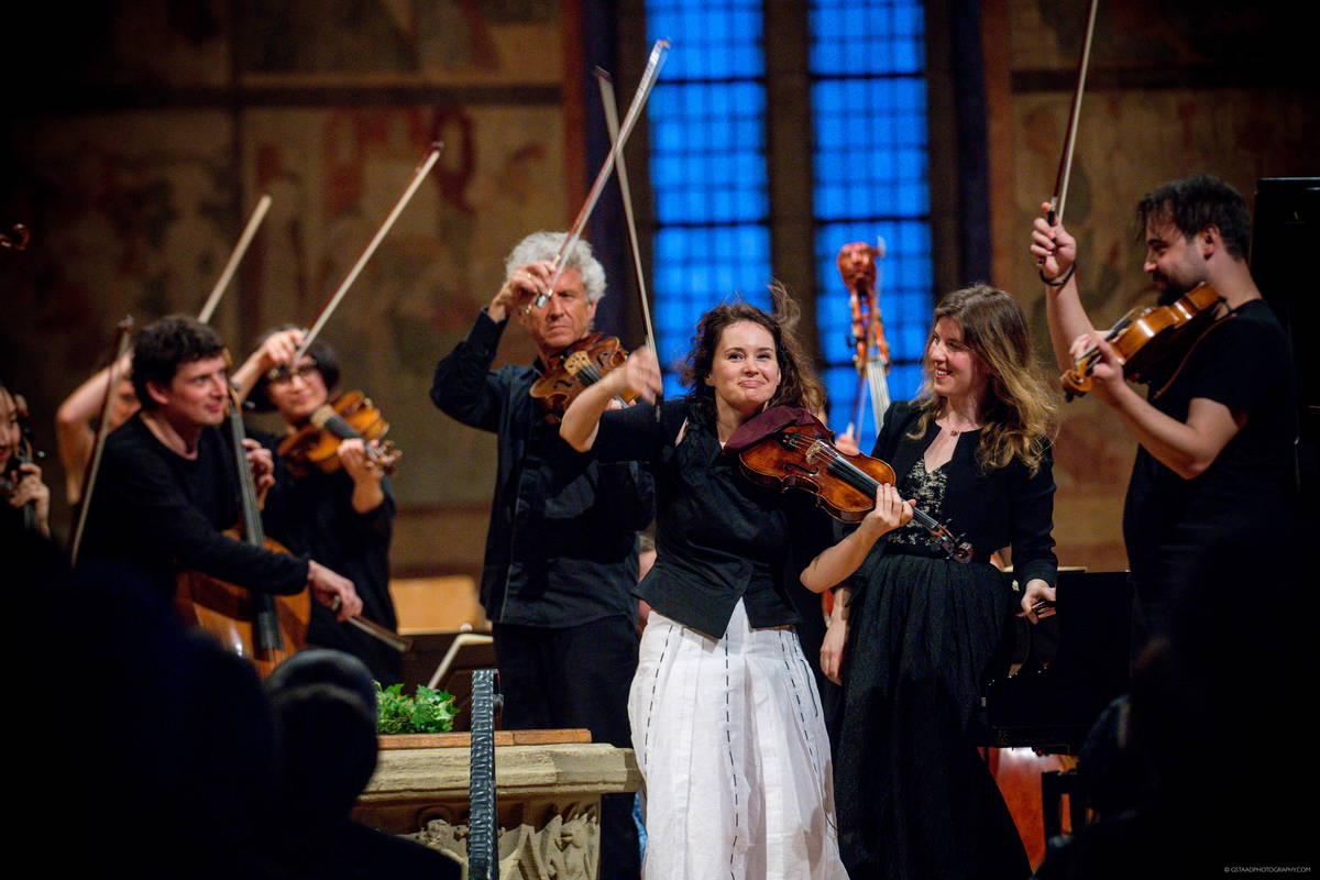Patricia Kopatchinsjaka und Camerata Bern © Raphael Faux Patricia Kopatchinsjaka und Camerata Bern © Raphael Faux