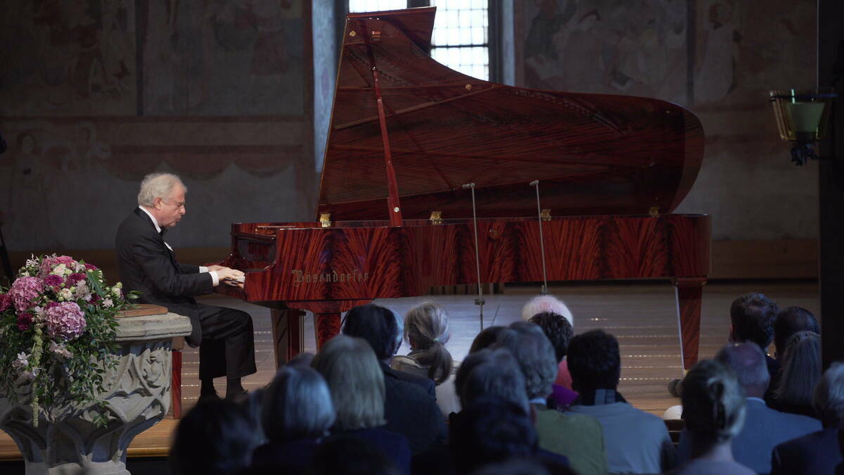 Sir András Schiff Sir András Schiff
