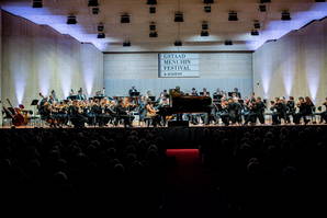 Yuja Wang, Staatskapelle Dresden, Myung-Whun Chung Zoom: Yuja Wang, Staatskapelle Dresden, Myung-Whun Chung