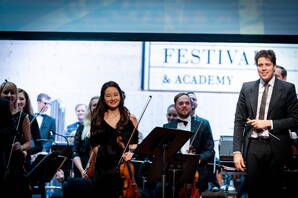 Bomsori Kim, City Light Symphony Orchestra, Kevin Griffiths, Festival-Zelt Gstaad Zoom: Bomsori Kim, City Light Symphony Orchestra, Kevin Griffiths, Festival-Zelt Gstaad