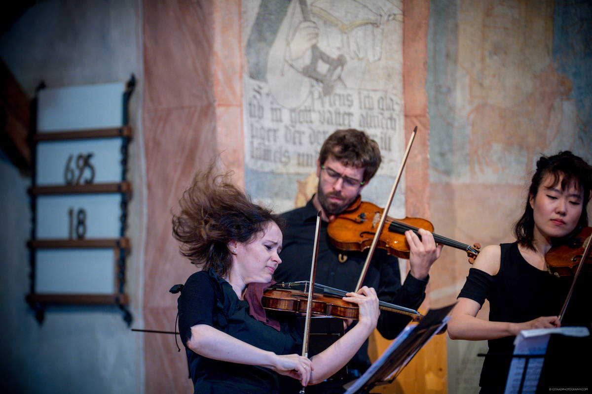 Patricia Kopatchinsjaka und Camerata Bern © Raphael Faux Patricia Kopatchinsjaka und Camerata Bern © Raphael Faux