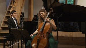 Julia Hagen, Aaron Pilsan Zoom: Julia Hagen, Aaron Pilsan