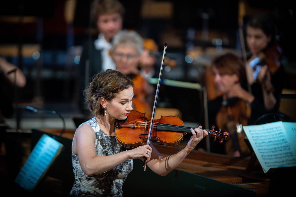 Hilary Hahn, Deutsche Kammerphilharmonie Bremen, Omer Meir Wellber Hilary Hahn, Deutsche Kammerphilharmonie Bremen, Omer Meir Wellber